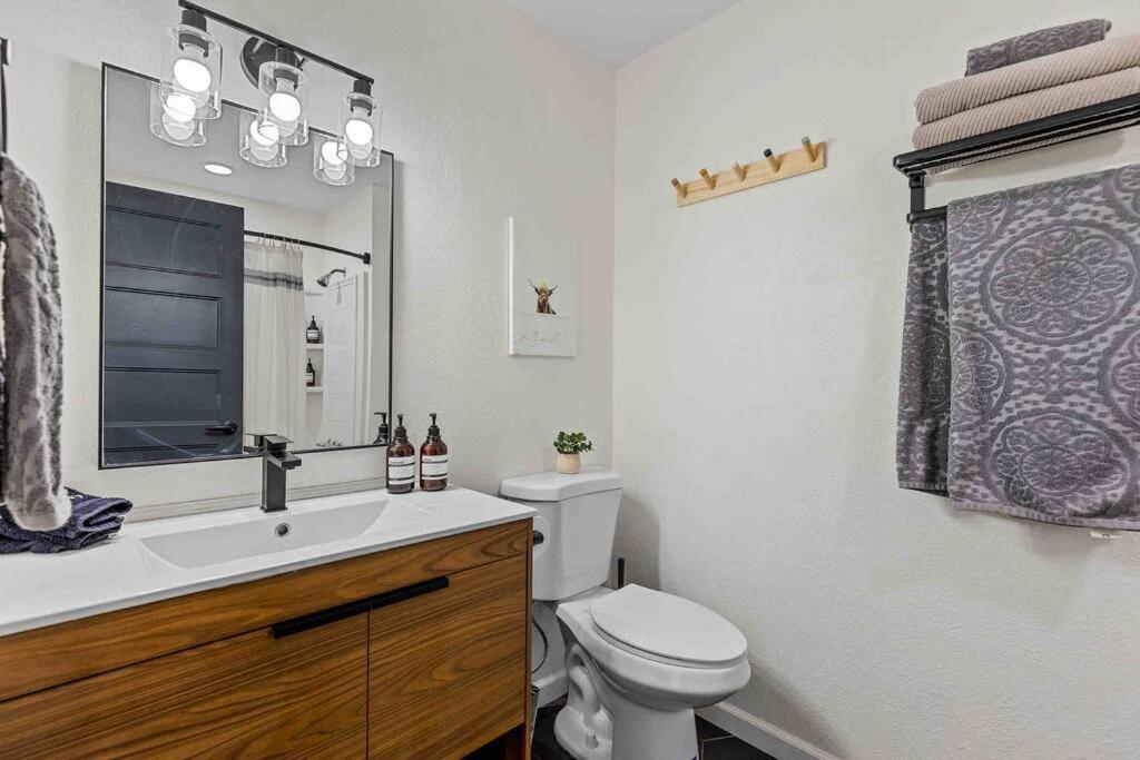 Walk To Gc Train Depot And Route 66, King Beds, Game Room, Bbq, Firepit ويليامز المظهر الخارجي الصورة